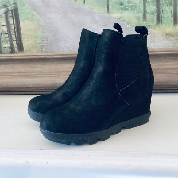 Serra Black Suede Platform Ankle Booties Women’s size 7 City Mod Stylish Career - Picture 2 of 14